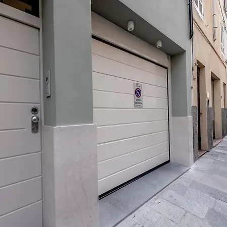 Red - Center & Garage * Parma